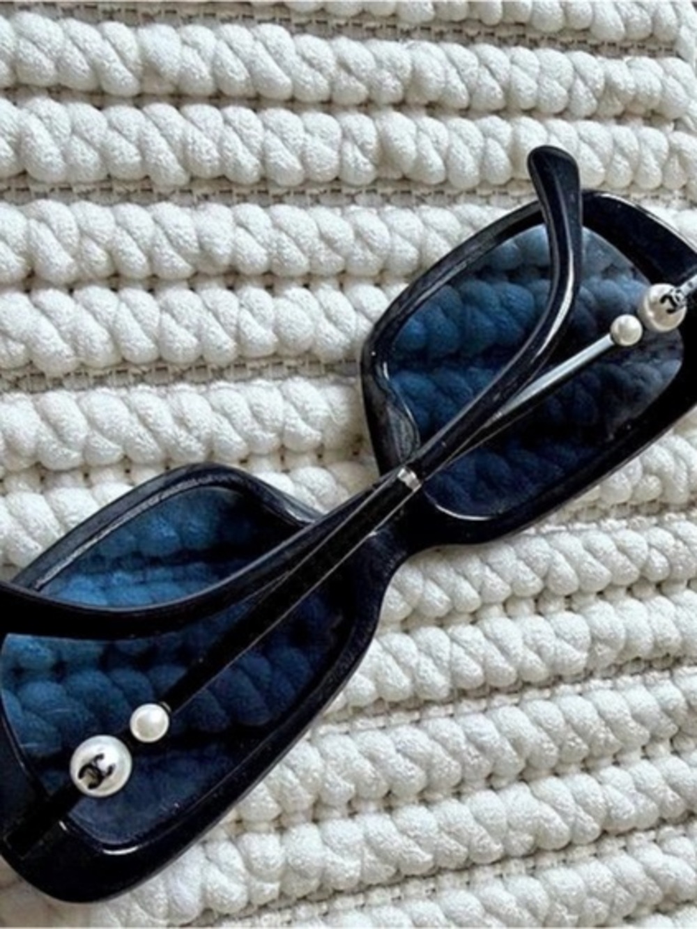 Chanel 5482H Square Pearl Sunglasses Navy Blue